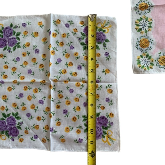 Lot of 3 Ladies Handkerchiefs - Picture 11 of 11